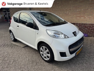 Peugeot 107 1.0-12V XR