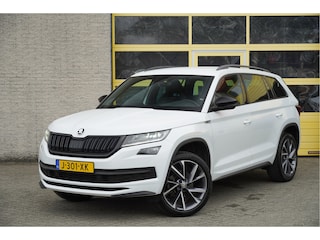 Skoda Kodiaq 1.5 TSI 150PK! Automaat Sportline Business BJ2020 Lmv 20" | Led V+A | Pdc | Achteruitrijcamera | App-Connect | Navi | Virtual cockpit | Climate control | Cruise control | Elek. Be stoel+Mem | Sportstoelen/Sportstuur | Verwarmde voorstoelen | Zwarte hemel