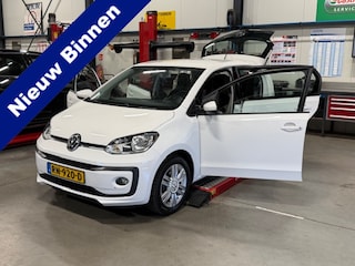 Volkswagen Up 1.0 BMT high up! (Facelift) , Cruise control , Parkeersensor, Navi via APP, Lichtmetalen velgen, Telefoon integratie , Nieuwe APK , etc. Onderhoudshistorie vanaf 30.000 km hier volledig bekend en recent.
