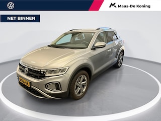 Volkswagen T-Roc 1.5 TSI 150pk DSG Life 75 Edition · Camera · Apple/Android Car Play · Trekhaak · Navigatie · P-Sensoren · Park Assist · 17'' Inch ·
