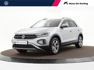 Volkswagen T-Roc 1.5 TSI 150pk DSG Life 75 Edition · Camera · Apple/Android Car Play · Trekhaak · Navigatie · P-Sensoren · Park Assist · 17'' Inch ·