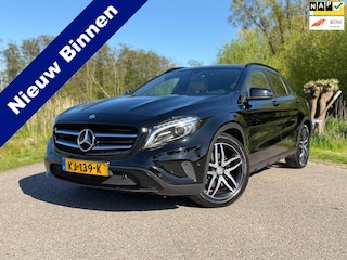 Mercedes-Benz GLA 250 Automaat / Leder / 18" Velgen / Navi / 2e Eigenaar / Clima / PDC / Cruise / LED / Dealer onderhouden!