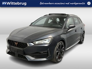 Cupra Leon 1.4 e-Hybrid VZ Performance / AUTOMAAT/ 245PK/ PANO/ PARK.SENSOREN V+A/ CAMERA/ STUURVERWARM./ ACC/ DODEHOEK/ ELEK.ACHTERKLEP/ KEYLESS/ DIGITAL DASH/ RIJ-MODI/ NAVI/ DAB/ CLIMA/ LED/ 19'' LMV