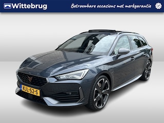 Cupra Leon 1.4 e-Hybrid VZ Performance / AUTOMAAT/ 245PK/ PANO/ PARK.SENSOREN V+A/ CAMERA/ STUURVERWARM./ ACC/ DODEHOEK/ ELEK.ACHTERKLEP/ KEYLESS/ DIGITAL DASH/ RIJ-MODI/ NAVI/ DAB/ CLIMA/ LED/ 19'' LMV
