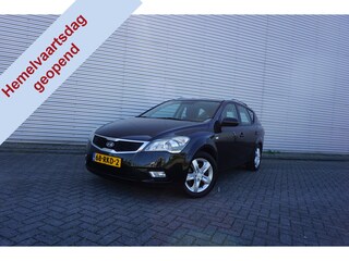 Kia Ceed cee'd Sporty Wagon 1.4 CVVT X-ecutive Airco / Navi / Cruise / Elektr. ramen / Trekhaak / Lm velgen / NAP