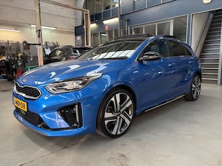 Kia Ceed 1.0 T-GDi 120pk GT-Line *Uniek! 15.400 KM* | Schuif- Kanteldak | 19'' Lm velgen | Camera | Cruise control | Stoel + Stuurverw. | NAP | Rijklaar prijs!