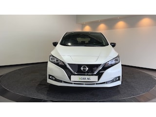 Nissan Leaf Tekna 40 kWh Leer | Navigatie | LED | Trekhaak | SOH 86,1% dak zwart