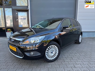 Ford Focus 1.6 Titanium | nieuwe remmen|nieuwe apk| trekhaak