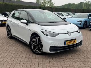 Volkswagen ID.3 Pro 58 kWh / SOH 96,3% / 20.734 km / Camera / Trekhaak / Leder & Alcantara / CarPlay / 18'' / ACC / NL Auto.