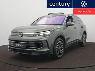 Volkswagen Tiguan 1.5 eHybrid Elegance Automaat - IQ light - Panoramaschuif-kanteldak - Navigatie - Trekhaak - 360 Camera - Stoelverwarming
