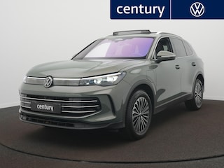 Volkswagen Tiguan 1.5 eHybrid Elegance Automaat - IQ light - Panoramaschuif-kanteldak - Navigatie - Trekhaak - 360 Camera - Stoelverwarming
