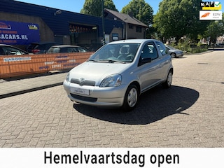 Toyota Yaris 1.0-16V VVT-i Sol NIEUWE APK!