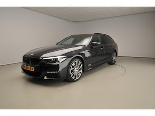 BMW 5-serie Touring 540i xDrive M-Sportpakket / Camera / HIFI / Leder / Park assist / Getint glas / Alu wielen 19 inch