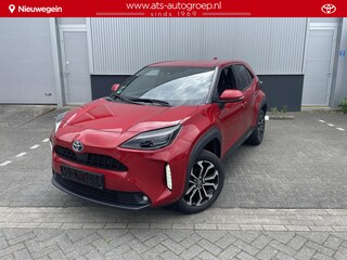 Toyota Yaris Cross 1.5 Hybrid Dynamic incl Comfort pack, Parkeersensoren, Dode hoek detectie, stuur/stoel en voorruit verwarming enz.