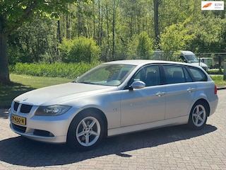 BMW 3-serie Touring 318i/AIRCO/CRUISE/PARKEERSENS ACHTER/TREKHAAK