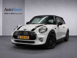 Mini Cooper 1.5 Chili Serious Business (PANO, NAVI, AUTOMAAT, PARKEERSENSOREN)