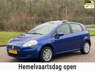 Fiat Punto Grande 1.4 Dynamic/AIRCO/CRUISE/SCHUIFDAK/PANO