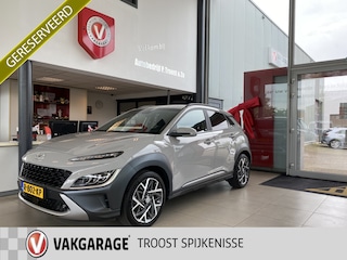 Hyundai Kona 1.6 GDI HEV Premium,Automaat,Digitaaldasbord,Head-Up Display,Keyless,Climate&Cruiscontrol Adaptief,Spraakbediening,Trekhaak,Navigatie,Achteruitrijcamera,Stoelen Elektrischbedienbaar,Stoel &Stuurverwarming,Krell Premium,Tel Lader,18 Inch Lmv
