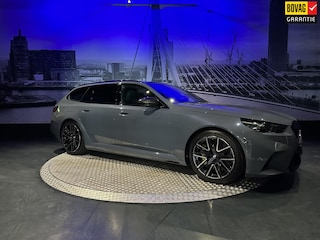 BMW 5-serie Touring *Keramisch*DiversPack*ComfortPack*DrivAss*Carbon*Pano*Trekhaak*Nieuw*