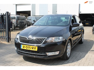 Skoda Rapid Spaceback 1.4 TSI Greentech Elegance Bsn. Navi Clima Cruise!
