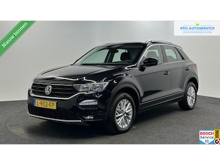 Volkswagen T-Roc 1.0 TSI Style Business TREKHAAK CARPLAY NAVI ADAPTIEF CRUISE.