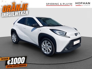 Toyota Aygo 1.0 VVT-i MT Play | Stoelverwarming | LED | Als nieuw! |