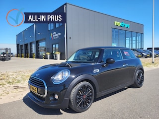 Mini Cooper 1.5 Business 1e eigenaar Parkeersensoren achter