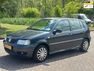 Volkswagen Polo 1.4-16V Trendline/AUTOMAAT