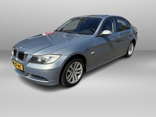 BMW 318i Airco | Cruise control | Carkit | Lm velgen