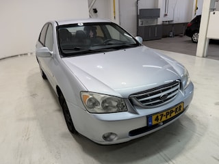 Kia Cerato 1.6-16V LX