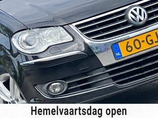Volkswagen Touran 1.4 TSI Highline Business - Panther Black - Clima/Cruise/Trekhaak
