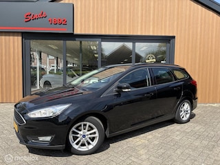Ford Focus Wagon 1.0 Lease Edition 101 Pk | Parkeersensoren | 16 inch lichtmetaal | All season banden | Navi | Trekhaak | carplay