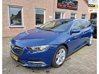 Opel Insignia Sports Tourer 1.5 Turbo Business Executive. Zeer netjes en luxe o.a. camera, trekhaak, carplay, stoel-stuurverwarm.