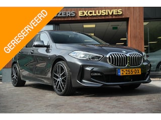 BMW 118i High Executive M Pakket Panoramadak Cruise Stoelverw. LED 19''LM