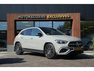 Mercedes-Benz GLA 200 AMG Line Panoramadak Adapt. Cruise AMG Pakket Ambient Wide Screen
