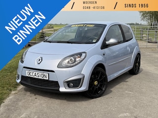 Renault Twingo 1.6 RS | 133 PK | SPORTPACK | LED DAGRIJVERL. | KUIPSTOELEN | AIRCO | 17" LM VELGEN |