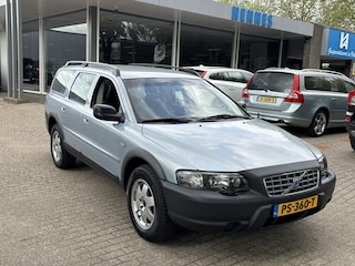 Volvo V70 2.4T AWD Comfort 7 PERSOONS Xenon BTW voordeel €450,-