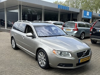 Volvo V70 2.5T 200pk Summum Xenon Bluetooth BTW voordeel €700,-