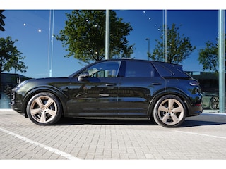 Porsche Cayenne 3.0 E-Hybrid / Dark Olive P.T.S.