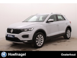 Volkswagen T-Roc 1.5 TSI Sport | Automaat | Adaptive cruise | Stoelverwarming | CarPlay | Camera | Parkeersensoren