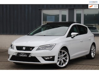Seat Leon 1.8 TSI FR Dynamic Pano Leder DSG Seat Sound LED Stoeverw Navi PDC