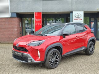 Toyota Yaris Cross 1.5 Hybrid ADVENTURE STOEL/STUURVERW HEAD-UP EL-ACHTERKLEP PARK-SENSOREN NAVI CLIMA AD-CRUISE APPLE/ANDROID 18'' LM-VELGEN KEYLESS