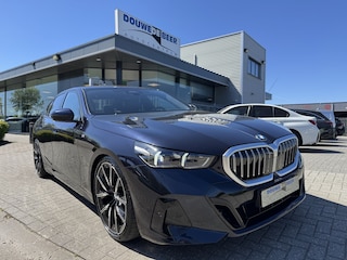 BMW 520i M Sport NEW MODEL ! super dikke uitvoering, leer, HEAD UP, stoelverwaimg en koeling, stuurverwarming, Harman Kardon, etc