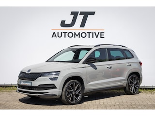 Skoda Karoq 1.5 TSI Sportline elektrische trekhaak | Stoelverwarming | PDC | Camera | Carplay | Digitaal Dashboard | stuur verwarming | Led