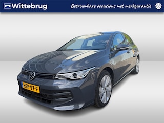 Volkswagen Golf 1.5 eHybrid Life Edition Navigatie / Cruise control / Airco / App-connect / 17inch LMV