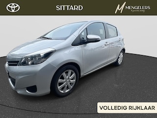 Toyota Yaris 1.3 VVT-i Aspiration |Automaat | Panoramadak | Trekhaak | 1e eigenaar