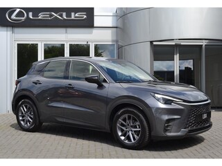 Lexus LBX 2WD STOELVERW STUURVERW PARK-SENSOR BLIND-SPOT CARPLAY LENDESTEUN