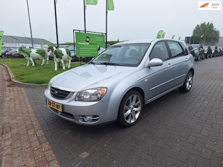 Kia Cerato 2.0-16V EX / Zeer goede auto / Nieuwe APK
