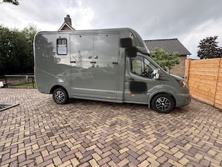 Ford Transit | Horsetruck | KRISMAR | STALLION 3XL | 2024 | HENGST | 39.400KM | AUTOMAAT | 3-SEAT | L3 | SUPERDELUXE | BELGISCH KENTEKEN