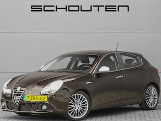 Alfa Romeo Giulietta 1.4 T Distinctive Lusso Automaat Climate DAB 18"